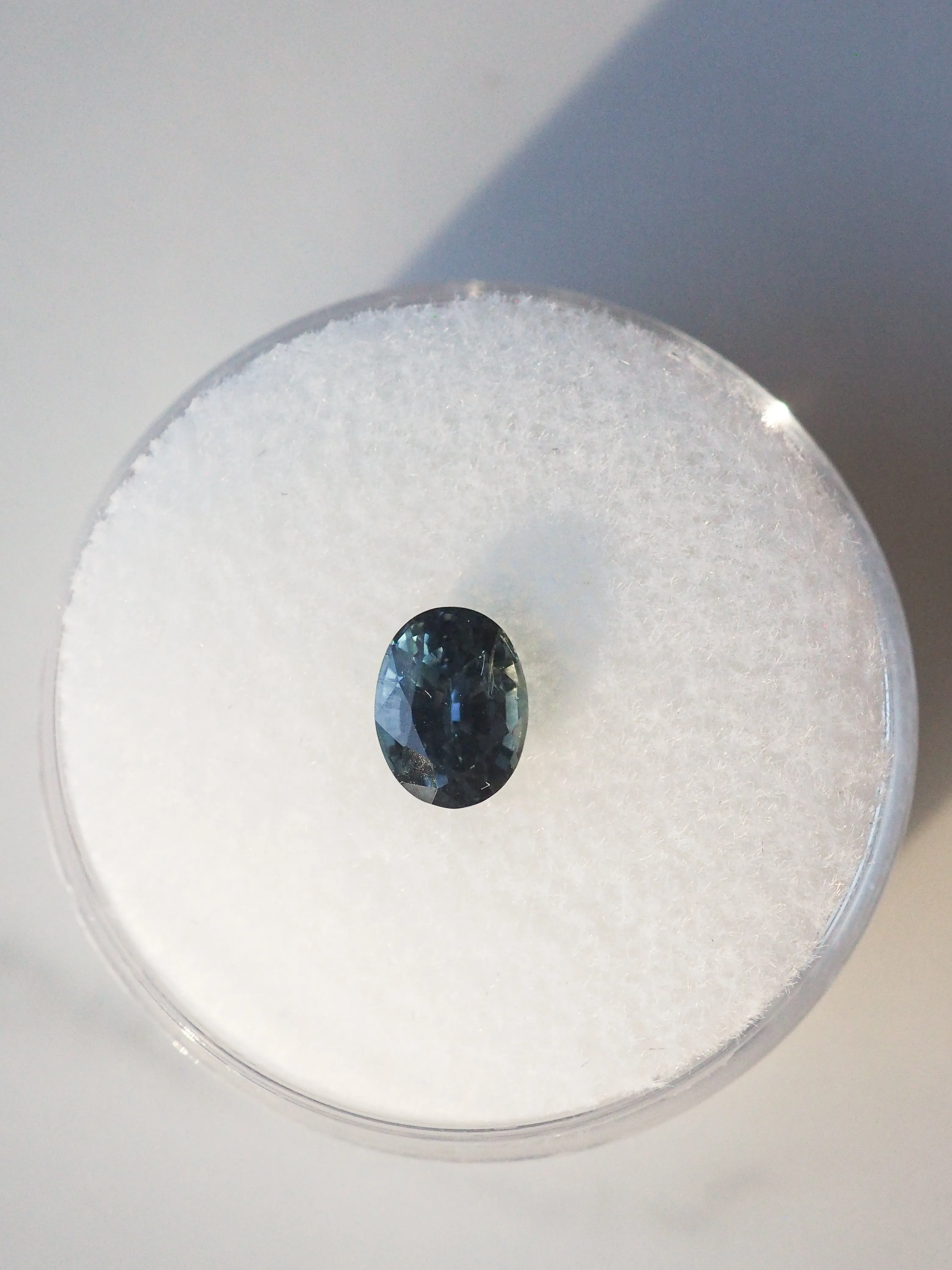 1.05 CT OVAL SAPPHIRE