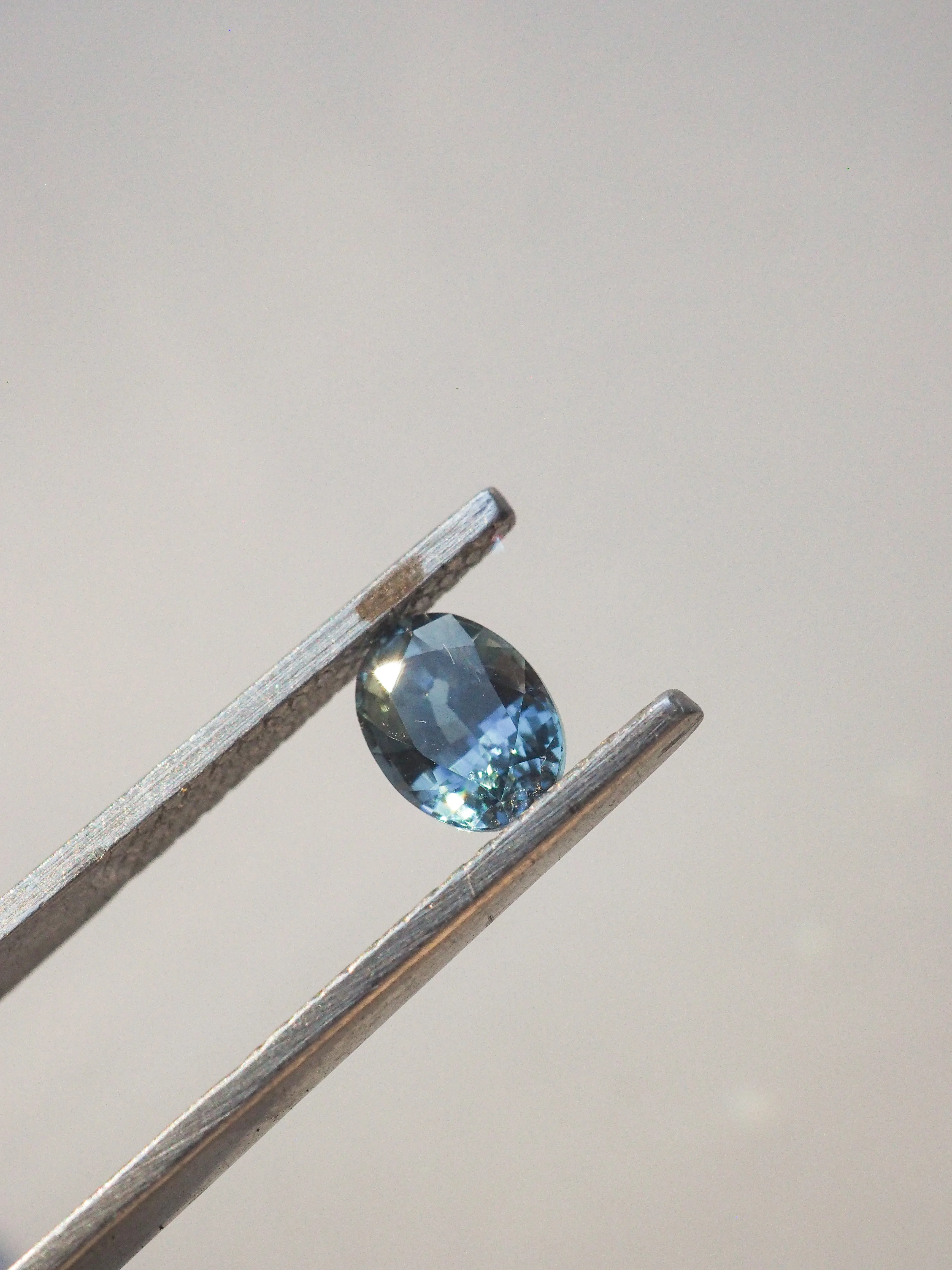 1.05 CT OVAL SAPPHIRE