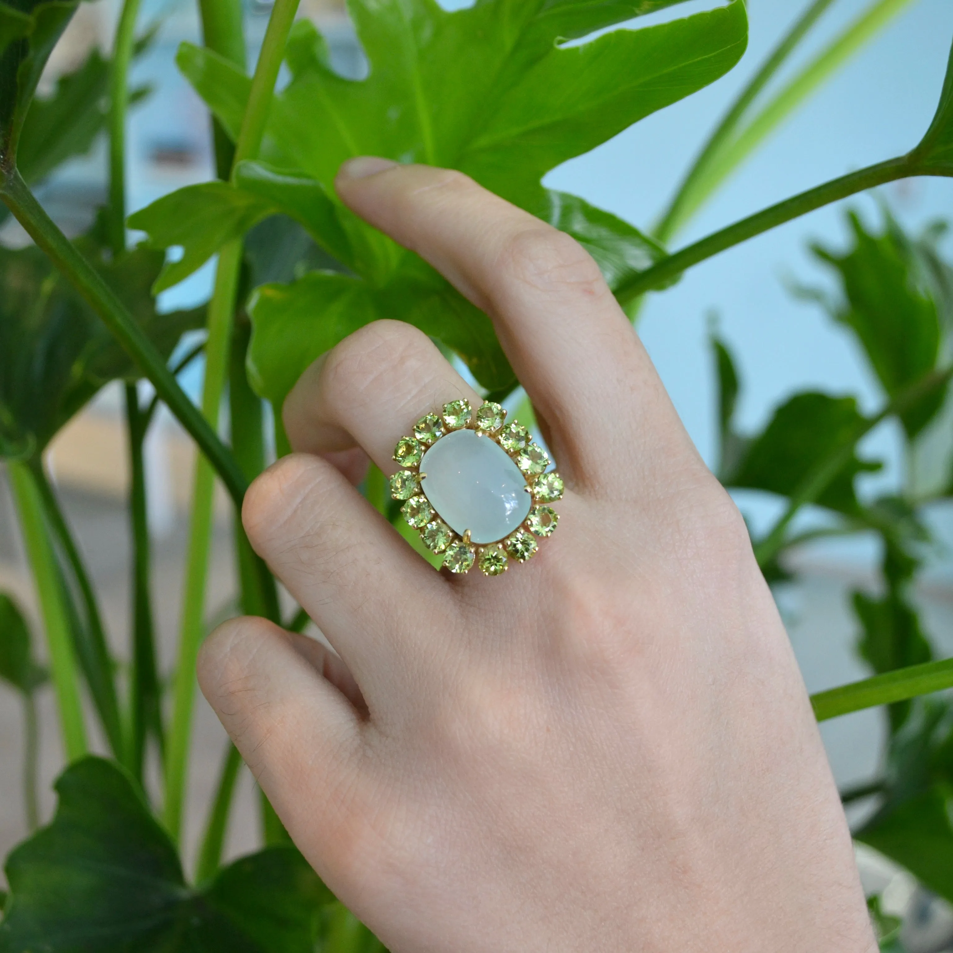 A & Furst - Sole - Ring with Green Aqua Chalcedony and Peridot, 18k Yellow Gold