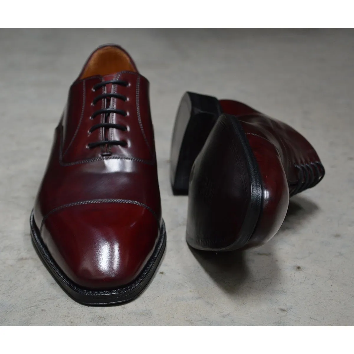 Berwick 1707 Premium Grade Cordovan Straight Cap Oxford (5217) - Red Brown