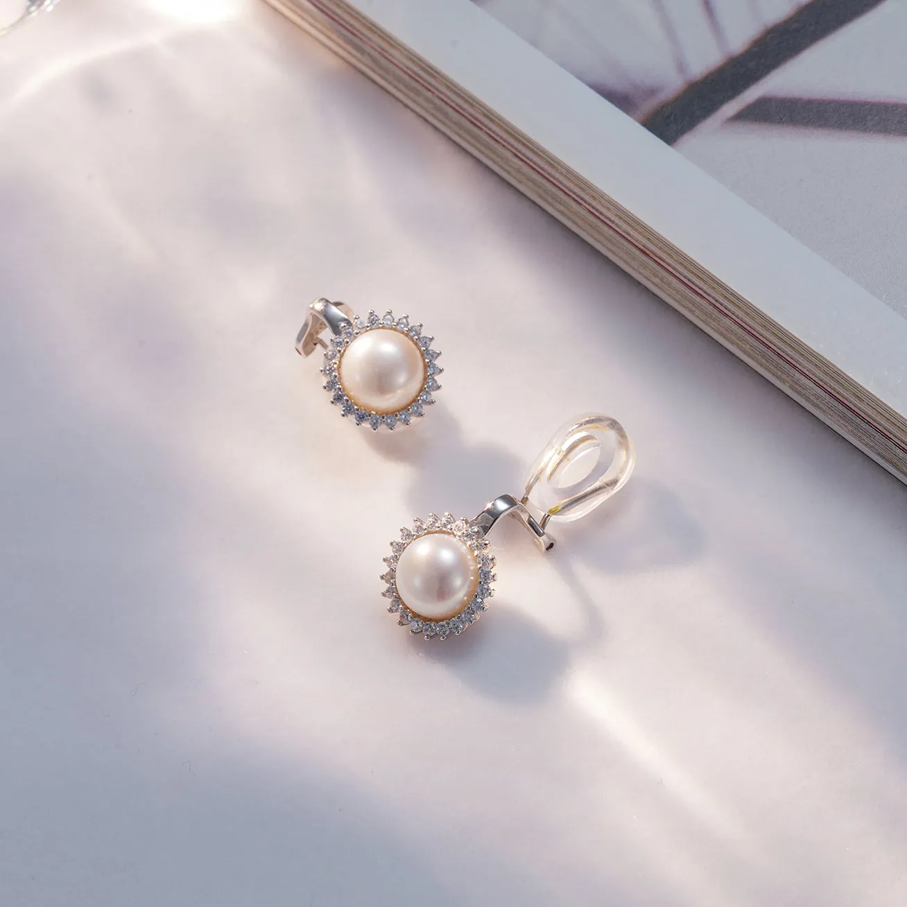 Clip-On Freshwater Pearl Earrings WE00602