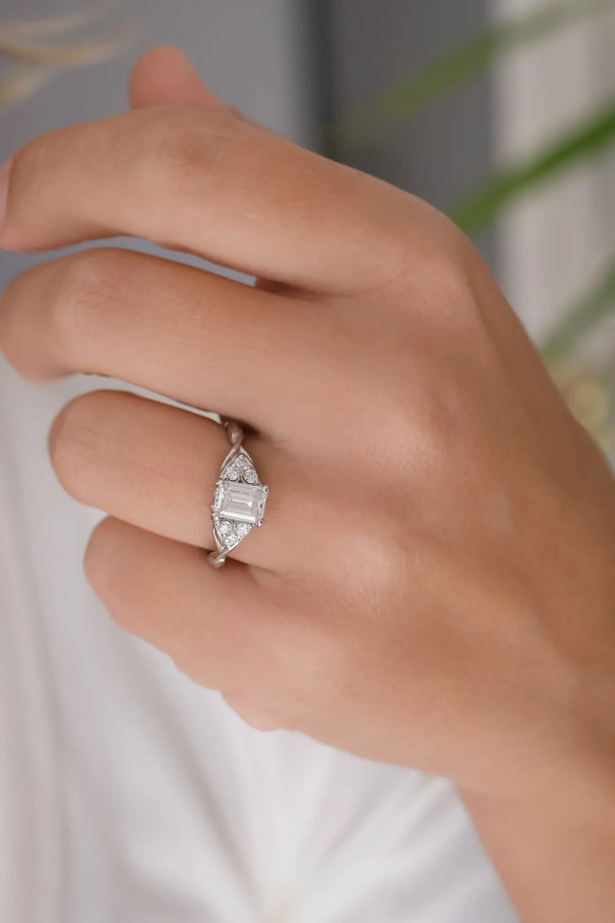 Gloria | emerald cut engagement ring setting