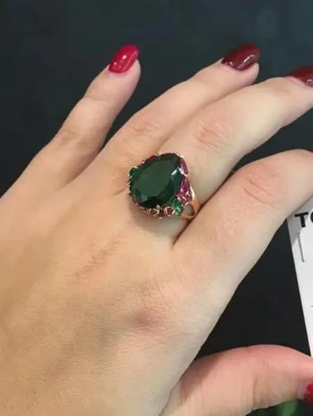 Oval Emerald Flower Resizable Cocktail Ring