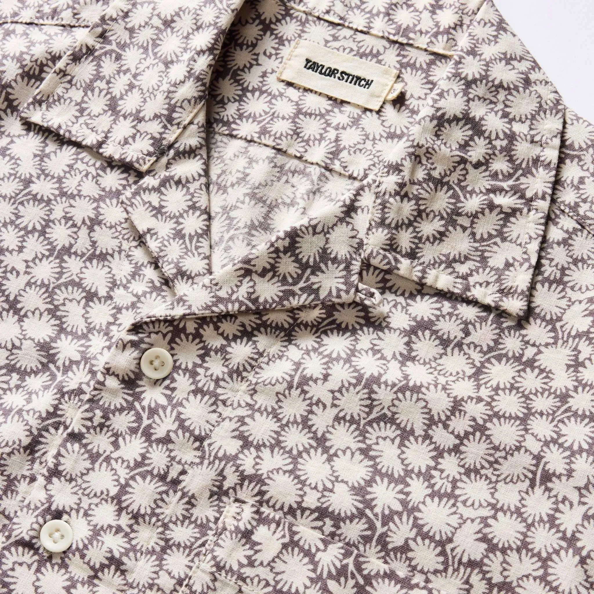 The Short Sleeve Hawthorne in Fig Floral