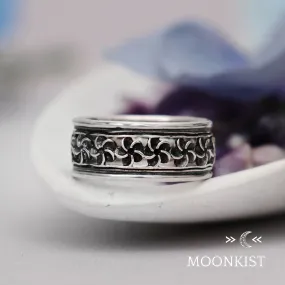 Wide Periwinkle Flower Wedding Band | Moonkist Designs