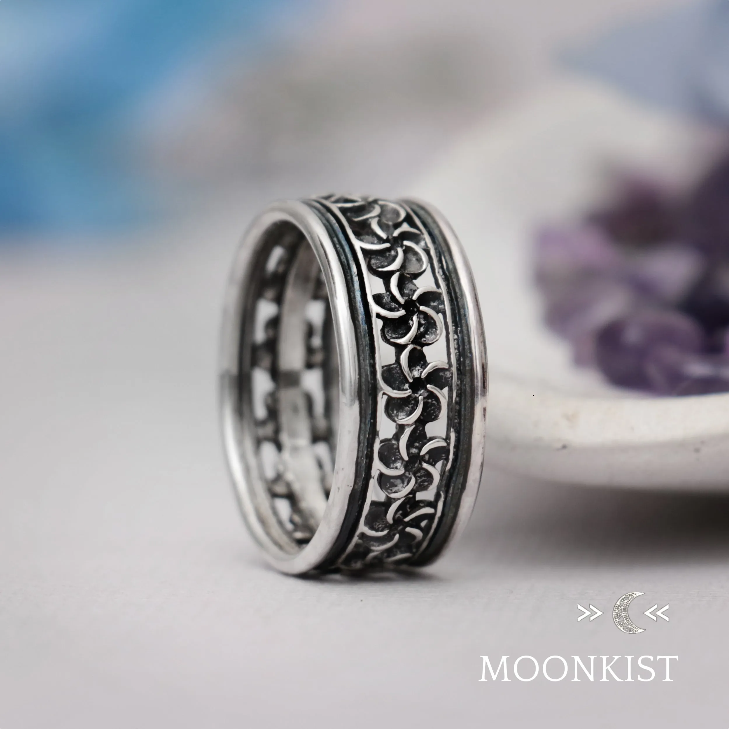 Wide Periwinkle Flower Wedding Band | Moonkist Designs