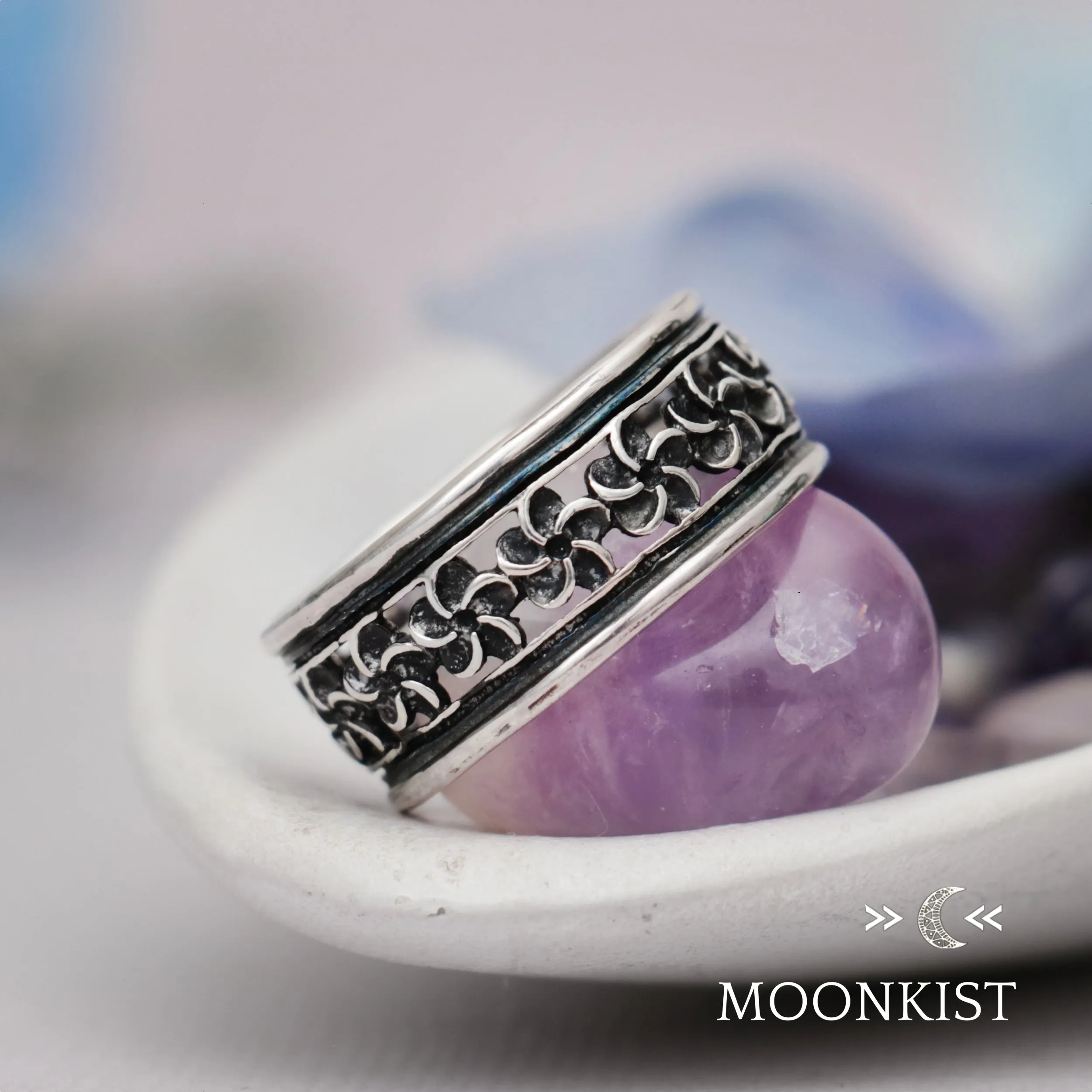 Wide Periwinkle Flower Wedding Band | Moonkist Designs